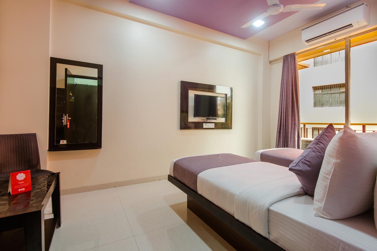 Oyo 9326 Om Sai Residency Hotel Bombay Esterno foto