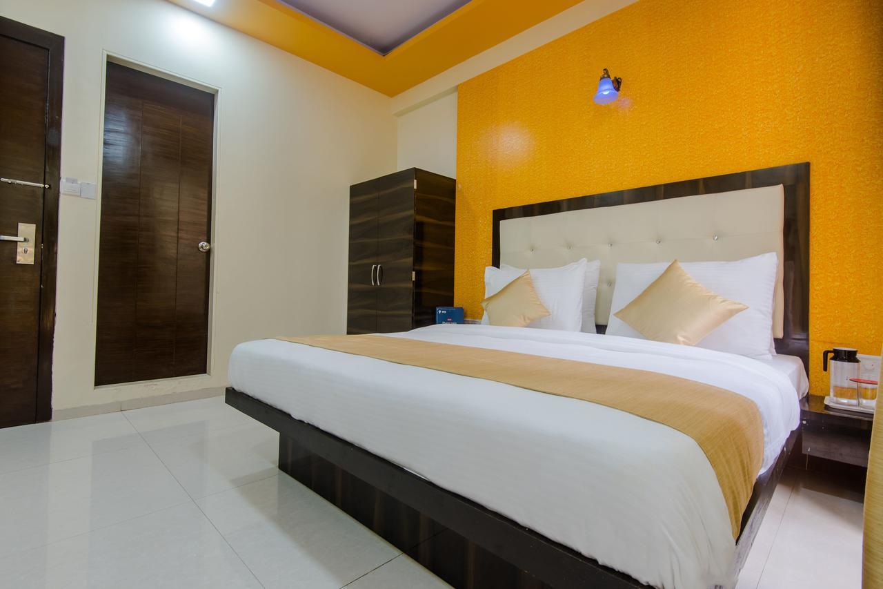 Oyo 9326 Om Sai Residency Hotel Bombay Esterno foto